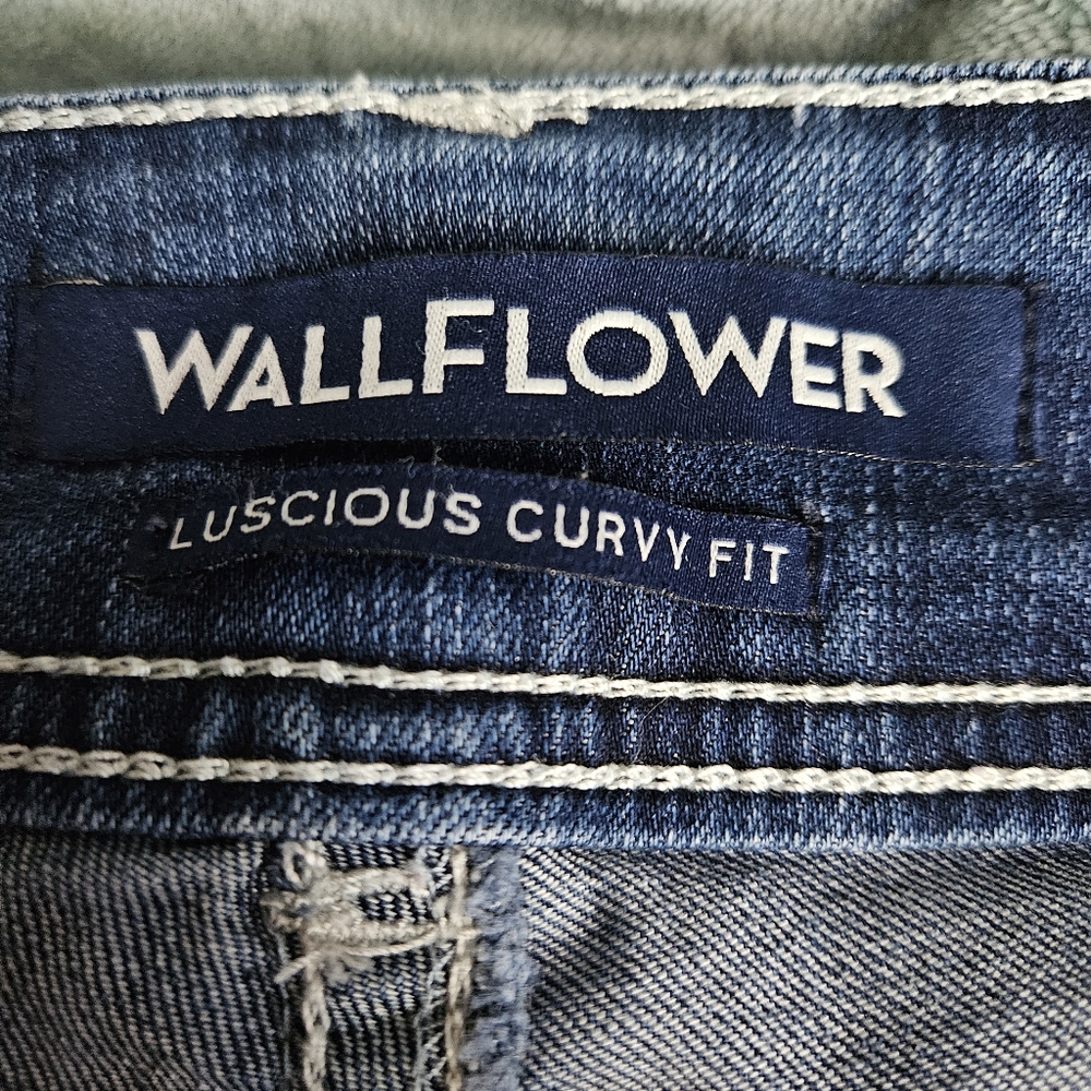 Juniors' WallFlower Like New Luscious Curvy Bling Bootcut Jeans sz 11x32" - Picture 5 of 11